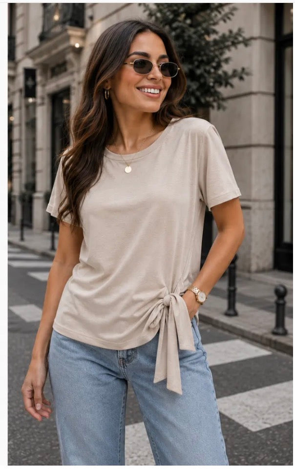 Camiseta Básica con Lazo Lateral
