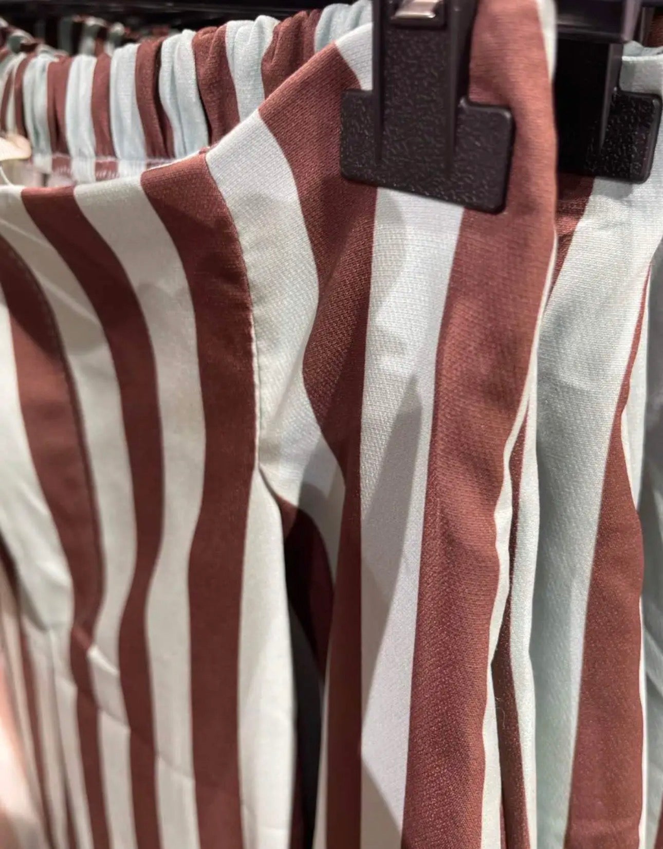 Pantalón Rayas Verticales Fluido