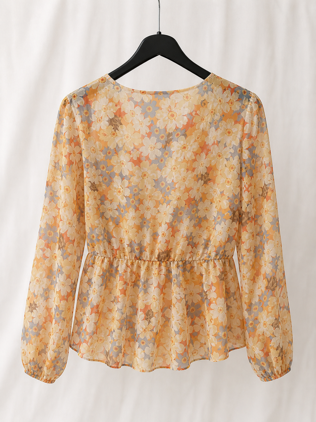 Blusa Floral con Escote Cruzado y Manga Larga
