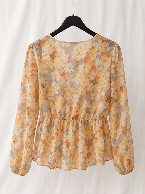 Blusa Floral con Escote Cruzado y Manga Larga