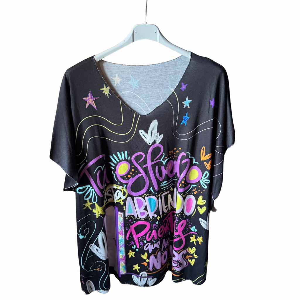 Camiseta Curvy Urban Negra | Estampado Delantero y Trasero