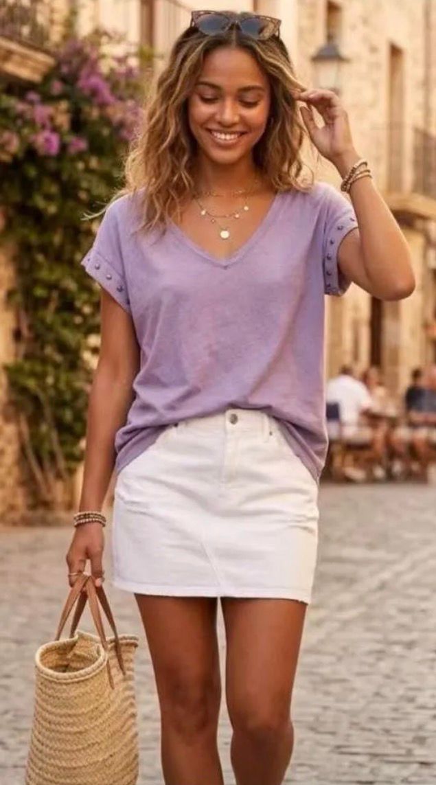 Camiseta Básica Escote Pico con Tachas Estrella en Manga | Varios Colores